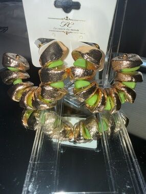 NWT!! Green & Gold Tone Chunky Hoop Earrings
